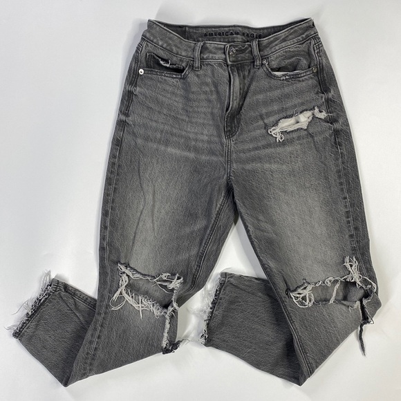American Eagle Distressed Mom Jean High Rise Black Size 4 Short - Picture 1 of 14